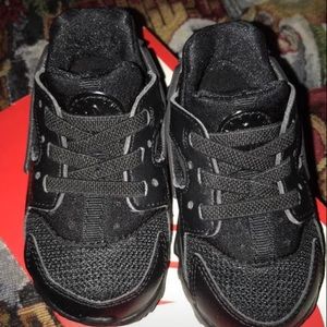 Nike huaraches size 5C